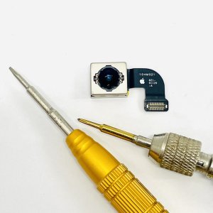 iPhoneSE2 アウトカメラ交換修理