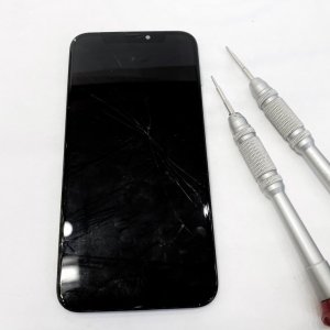 iPhoneXS フロントパネル交換