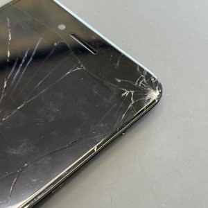 iPhone8 フロントパネル交換