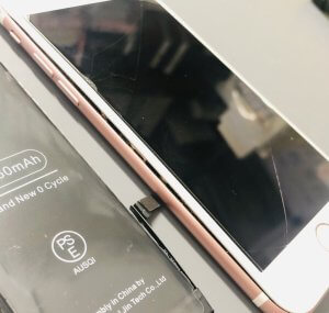 iPhone6S バッテリー交換(バッテリー膨張)
