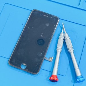 iPhone8　液晶交換修理