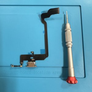 iPhoneXS ライトニング交換