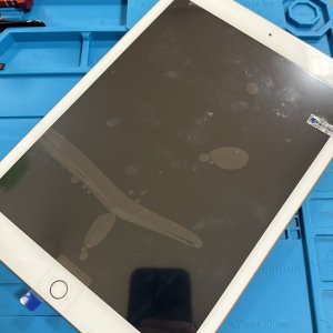 iPad 第8世代 パネル交換