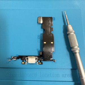 iPhone8Plus ライトニング交換