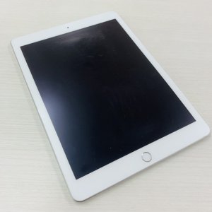iPad (第5世代) ライトニング ドックコネクタ修理