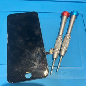 iPhoneSE3 パネル交換