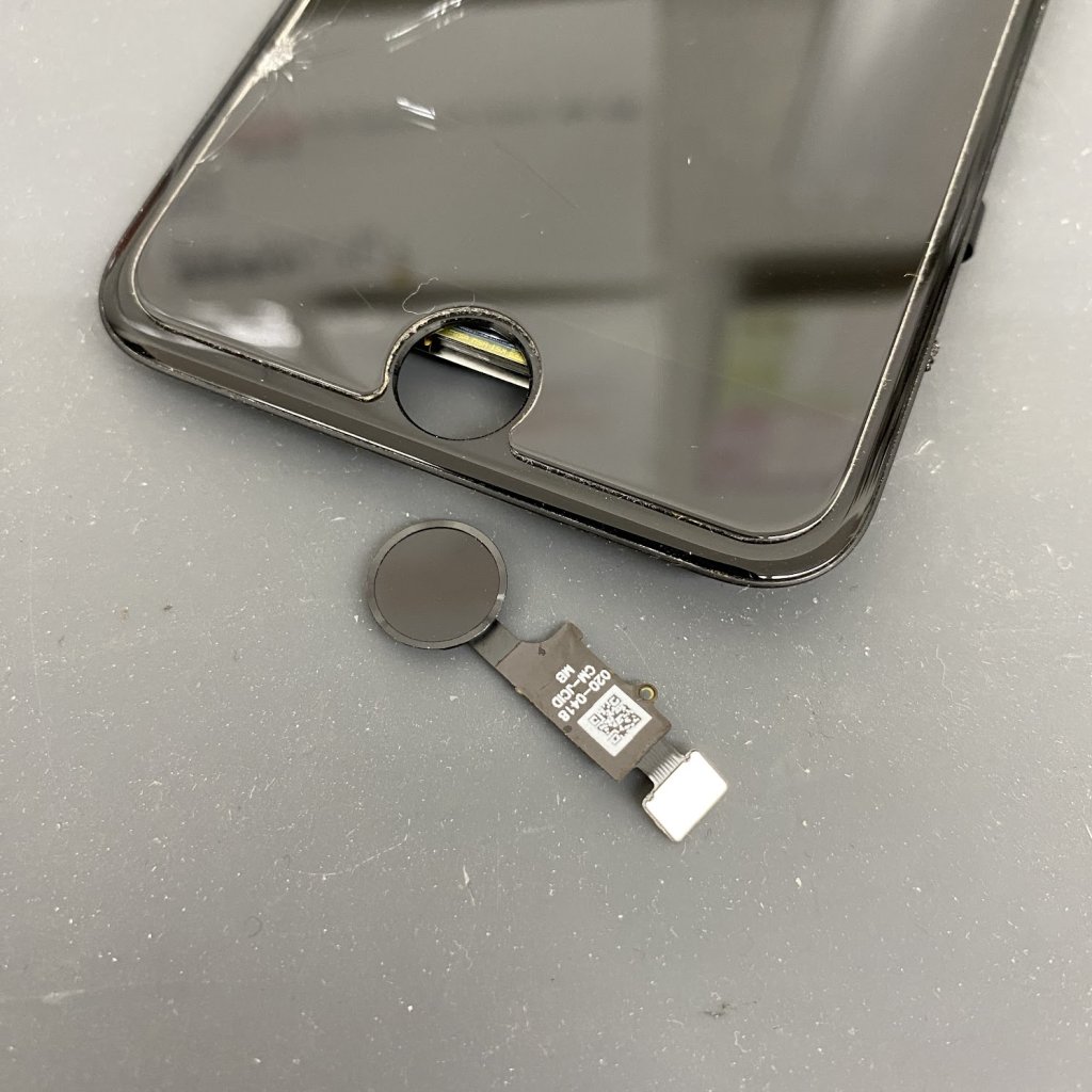 iPhone8 ホームボタン修理