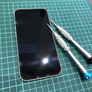 iPhone13 フロントパネル交換