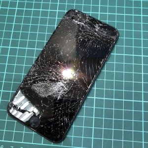 iPhoneSE3 液晶交換 基板修理