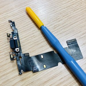 iPhone8Plus ドッグコネクタ修理