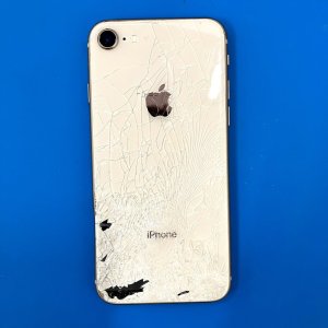 iPhone8 バックパネル交換