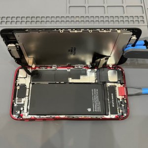 iPhoneSE3修理 液晶パネル交換|川口