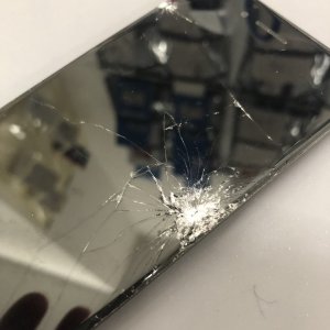 iPhone　SE2　落下破損　液晶交換