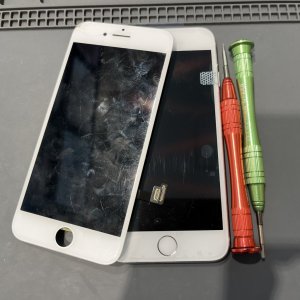 iPhone8 パネル交換 ホワイトパネル 即日修理