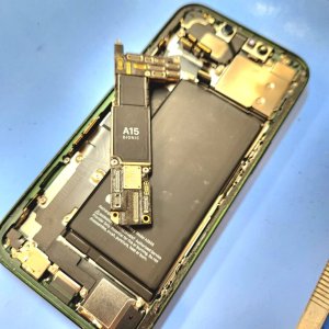 【iPhone13 水没修理】運動後は要注意!!水没の原因は「汗」｜前橋市箱田町