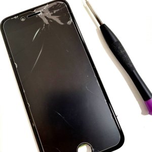 iPhoneSE3 フロントパネル交換