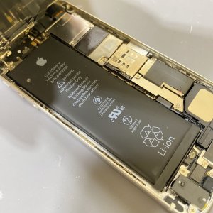 iPhone5SE　バッテリー交換