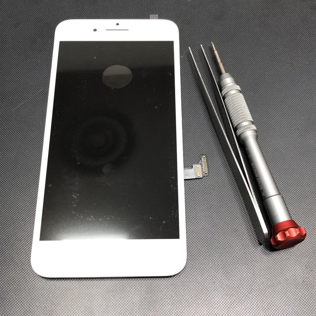iPhone8Plus フロントパネル交換