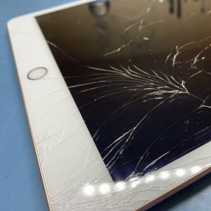 iPad7 液晶交換修理