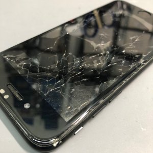 iPhone7  落下破損　液晶交換交換