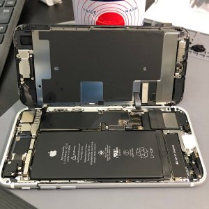 iPhone SE2  バッテリー交換