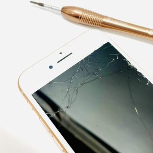 iPhone8 フロントパネル交換修理