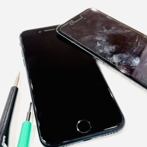 iPhoneSE2 フロントパネル交換修理