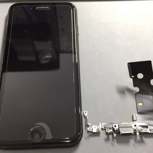 iPhoneSE2 ライトニング交換