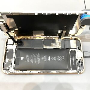 iPhone8修理 バッテリー交換｜川口芝