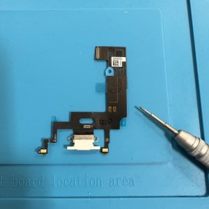 iPhoneXR ライトニング交換