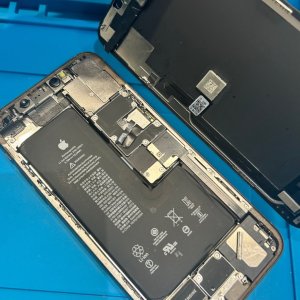iPhone11Pro Max 液晶交換 近接センサー交換