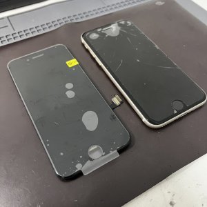 iPhone SE3 液晶交換