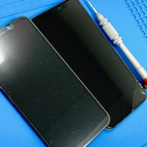 iPhoneXS フロントパネル交換修理