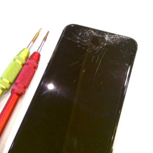 iPhoneSE3 フロントパネル交換