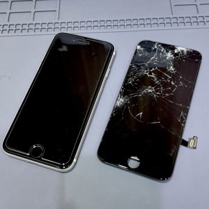 iPhoneSE2（アイフォンSE2） パネル交換