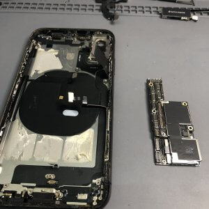 iPhoneXS 水没修理