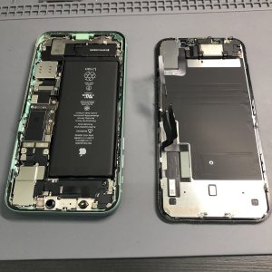 iPhone11  落下亀裂　パネル交換