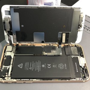 iPhone8　バッテリー交換