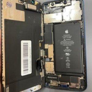 iPhone12 水没基板修理