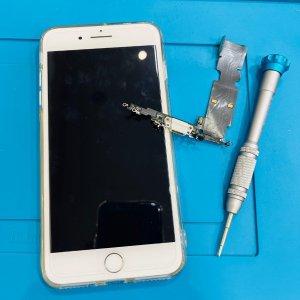 iPhone8Plus ライトニング交換