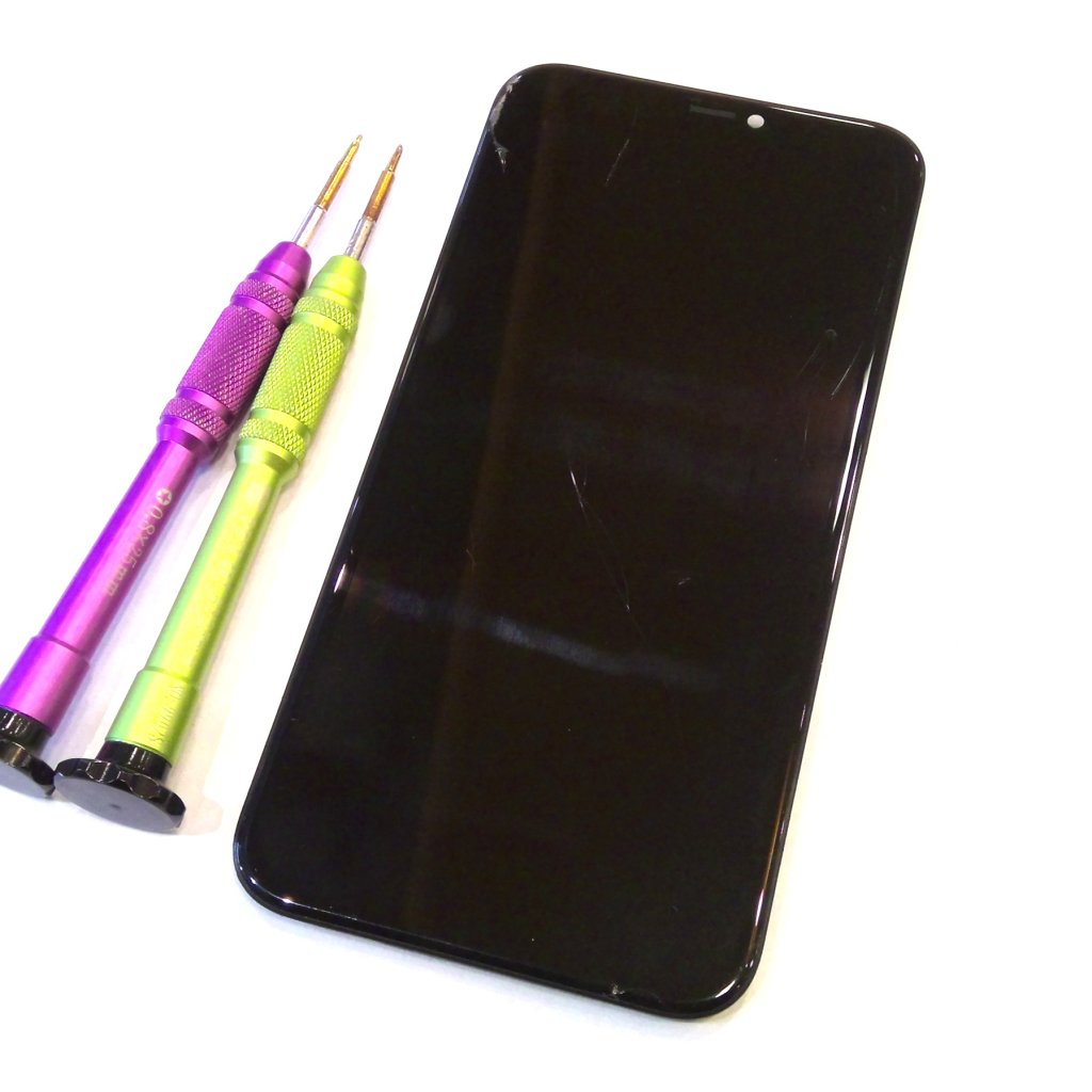 iPhone11 フロントパネル交換