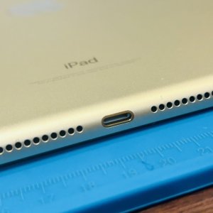 iPad5 ドックコネクター交換修理