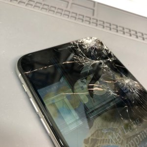 iPhoneX  落下破損　液晶交換
