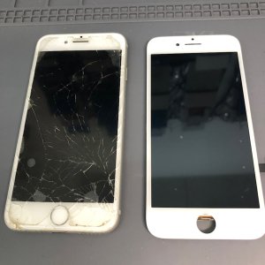 iPhone8 パネル交換