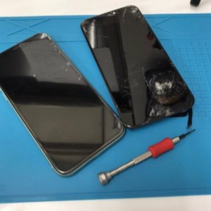 iPhone11 フロントパネル交換