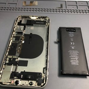 iPhone11 バッテリー膨張　バッテリー交換