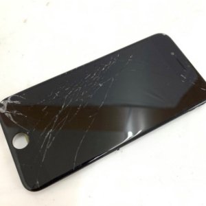 iPhone 8  タッチ不良　液晶交換