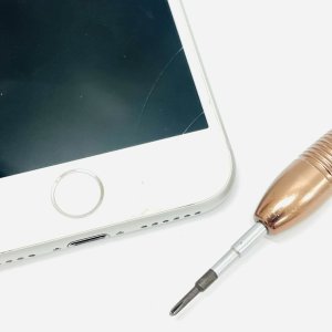 iPhone8 フロントパネル交換修理