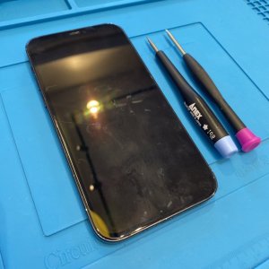 iPhone12 フロントパネル交換
