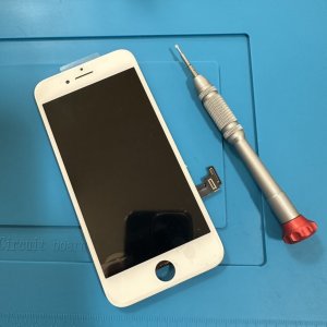 iPhone8 パネル交換